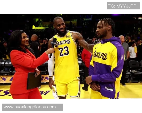 詹姆斯父子齐聚篮球舞台布朗尼正式宣布参加NBA选秀